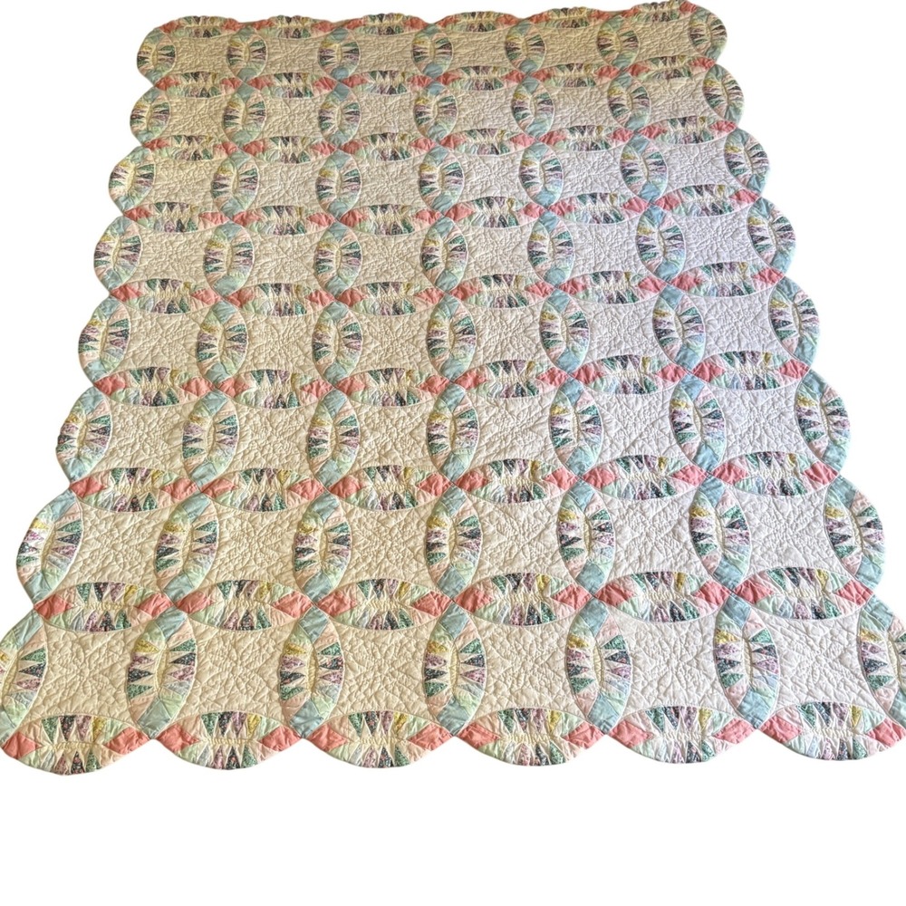 Arch Quilts Double Wedding Ring Quilt Pastel Floral Scalloped Edge 80x60 READ
